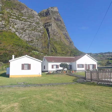 Casas Da Cascata Dom wakacyjny Lajes das Flores