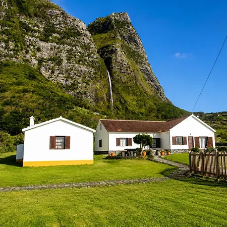 Casas Da Cascata Lajes das Flores
