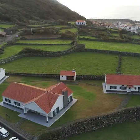 Casas Da Cascata * Lajes das Flores